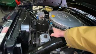 1987 MB 560SL   cold start video   engine bay perspective