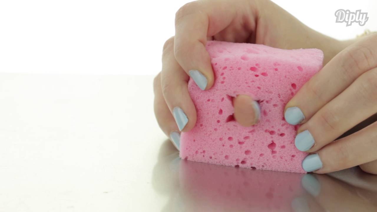 DIY Nail Polish Remover Cup!