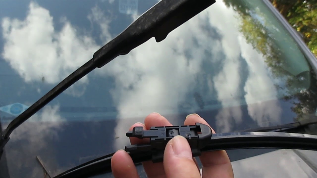 Replacing windshield wipers on 2016 Ford Escape - YouTube