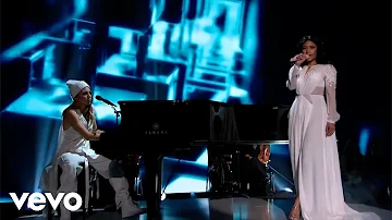 Nicki Minaj - Bed Of Lies ft. Skylar Grey (from the 2014 'American Music Awards')