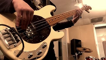 ZOOM  B1 FOUR  LOOPER+DRUMMACHINE