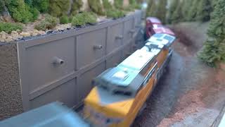 N Scale Ac 4400 And Es 4400 Union Pacifickato Locomotives.