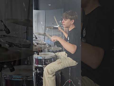 Matheus Ramos (na bateria)