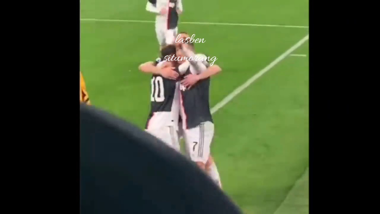 Moment Dybala & Ronaldo KISS ������������������ - Juventus 2 vs 1 Parma - YouTube