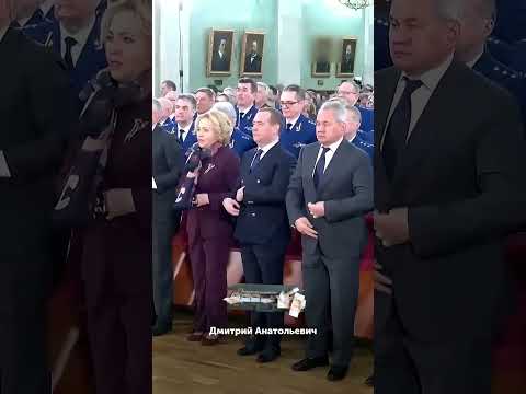 Путин попросил Медведева пояснить за посты в ТГ #политика #новости #президент #зеленский #ludobzor