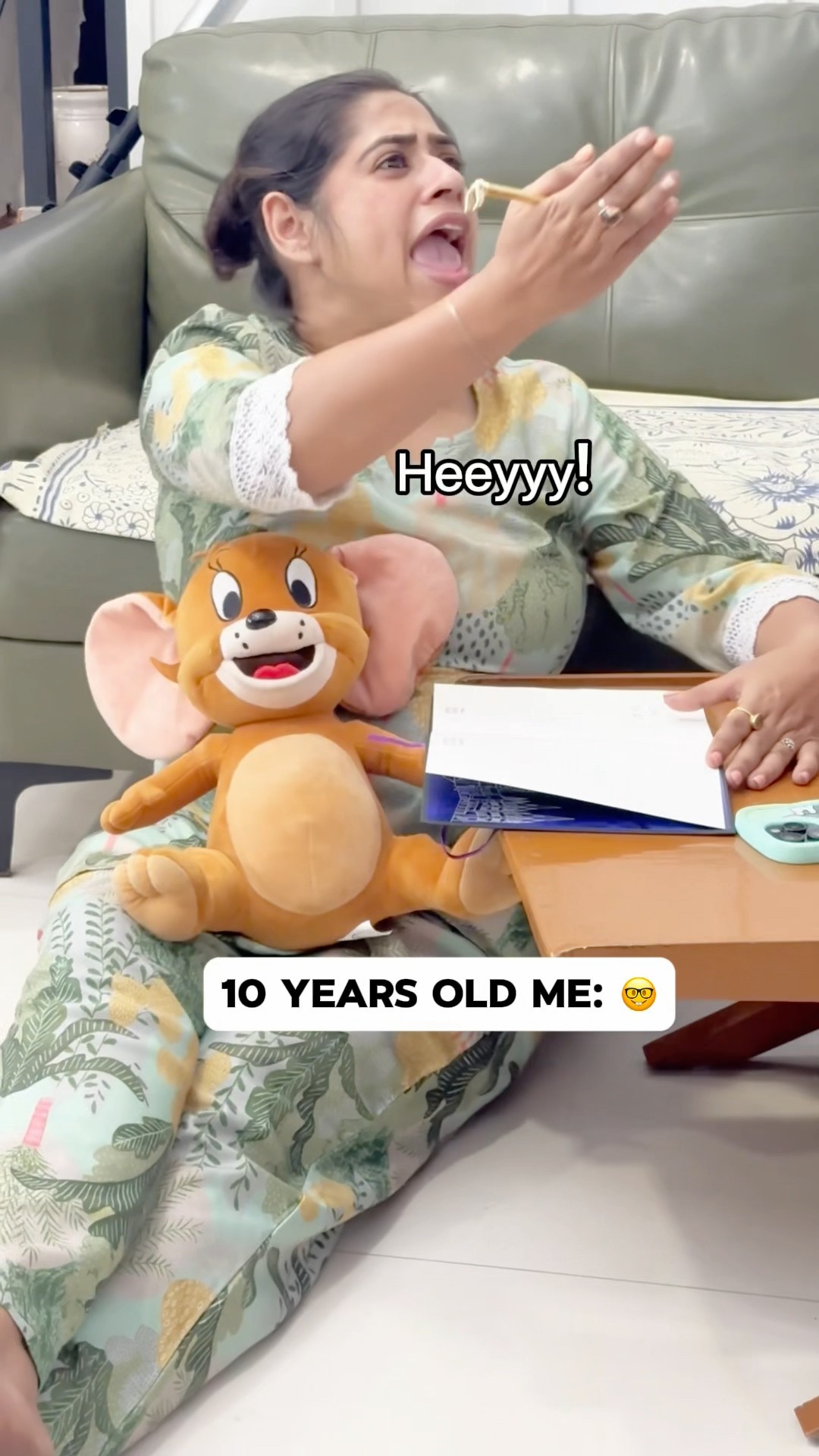 Kya aapko bhi aisa lagta he? #littleglove #Shorts #90skids