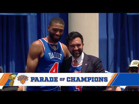 Mayor Mamdani gives Knicks players keys to the city