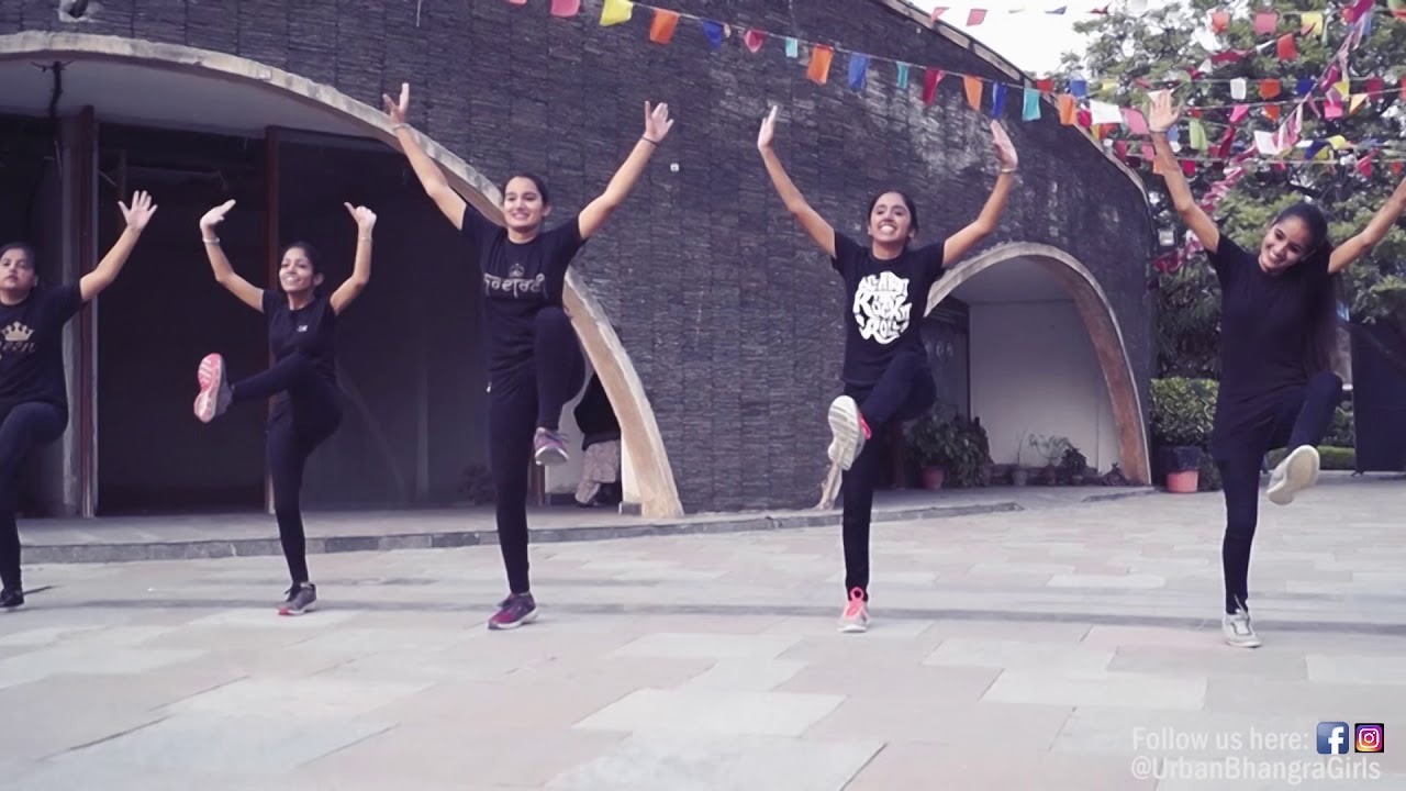 Witness the Most Insane Bhangra Moves by These Urban Girls   PBN Phatte Chukdi