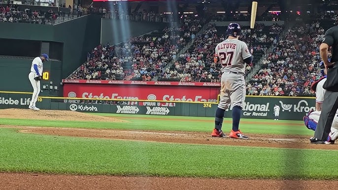 2-Foot Long Hamburger Featured at Texas Rangers Games – NBC 5 Dallas-Fort  Worth