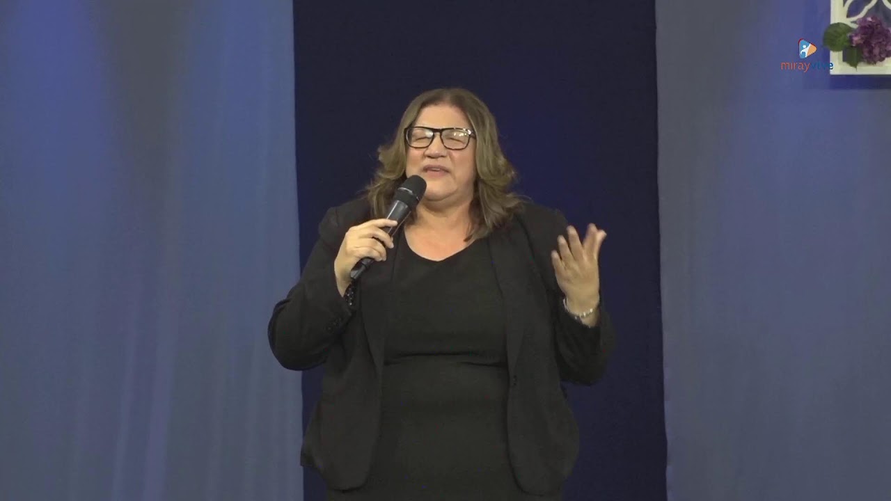 Mira y Vive Live | Ivette Figueroa | Mirando a la Cruz - YouTube