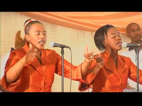 Malibongwe Gcwabe    Amazwi Asixhenxe Official Music Video