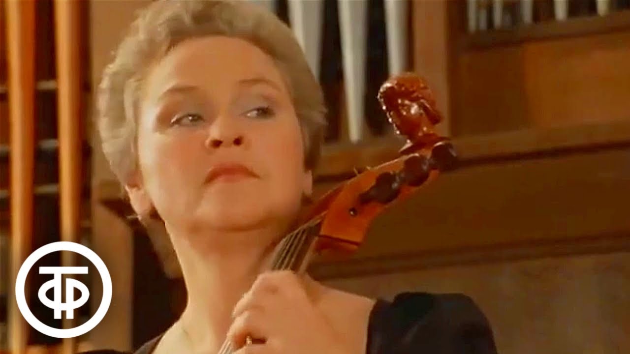 Бах. Соната №1 для виолы и клавесина. Часть 4. Исполняют Алла Васильева ...