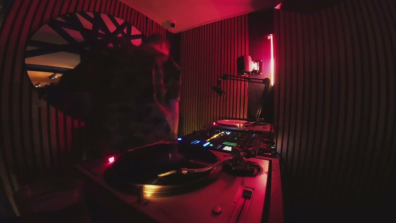 hnt.fm Invites 032