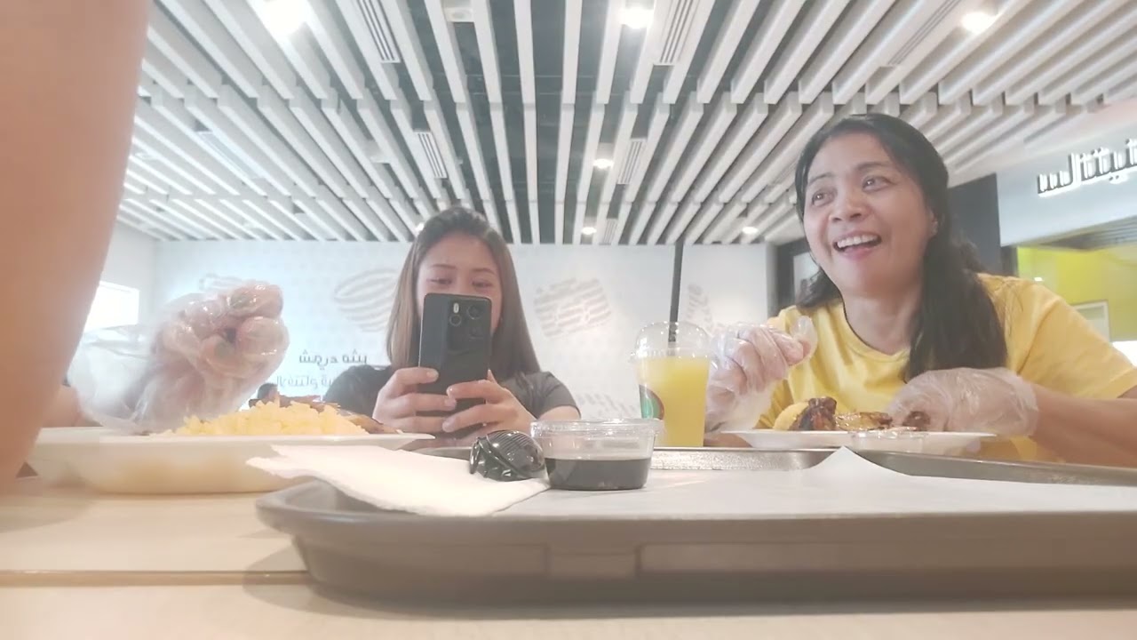 Lunch  sa bacolod  food court  Avenue mall  