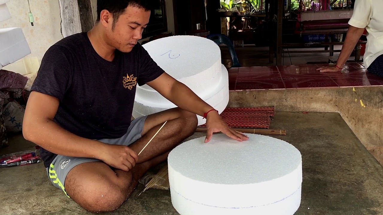 บายศรีพญานาค ตอนตัดโฟมโครงเศียรและขด How to cut Naga Structure