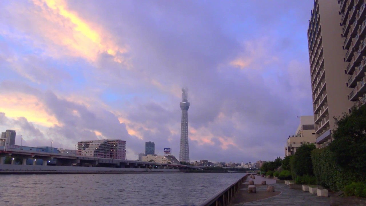 4ｋ 雲割れる 東京スカイツリー 流れる雲 隅田川テラス 18 早朝 Clouds Flowing Tokyo Skytree 朝焼け Youtube