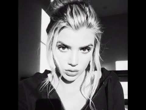 Alissa Violet Wallpaper