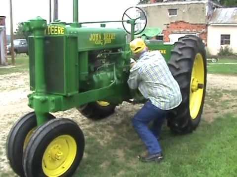 Max Teegarden How To Start A John Deere Model G 1938 Antique Tractor Youtube