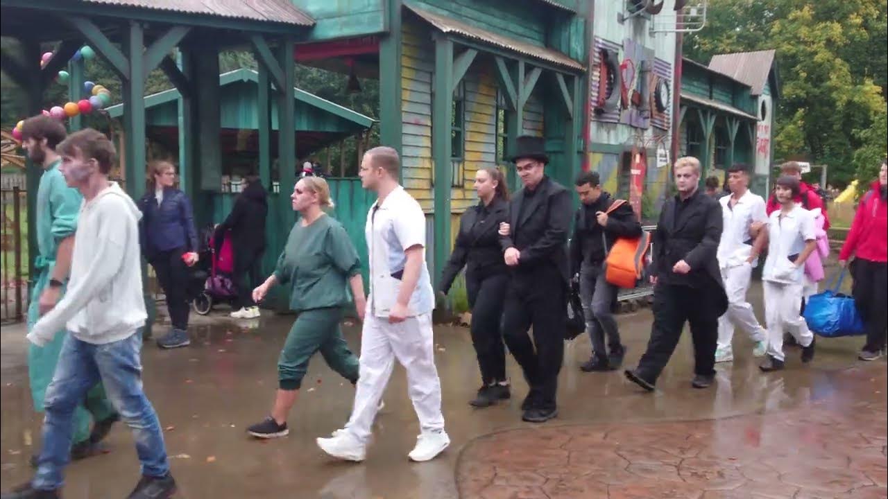 Walibi Halloween Fright Nights 2022 Scare actors van The Clinic YouTube Walibi Halloween Fright Nights 2022 Scare actors van The Clinic YouTube