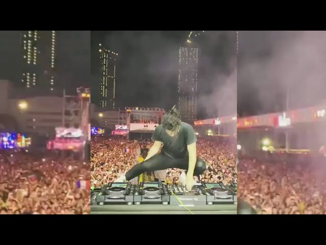 Skrillex killing the mixer 🤣 class=