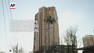 Russian troops advance on Ukraine capital