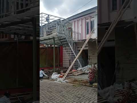 Video: Lapisan balkoni buat sendiri