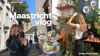 a day in maastricht // thrifting, places to visit & vegan food