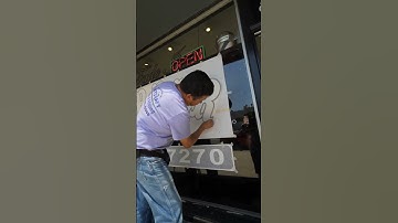 Installing vinyl graphics / Instslando graficos de vinyl #signs #signage #signshop #printshoot