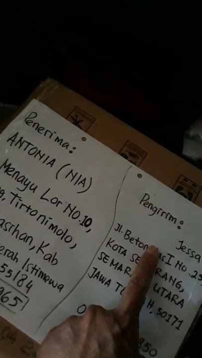 tulis nama  PENERIMA di sebelah kanan bawah, nama PENGIRIM di kanan atas.