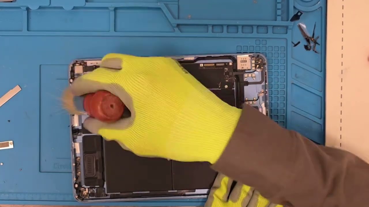 iPad Air (5th Generation) Screen Replacement 