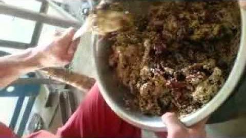 dates paste grinding machine (mixedwith honey and sesame)