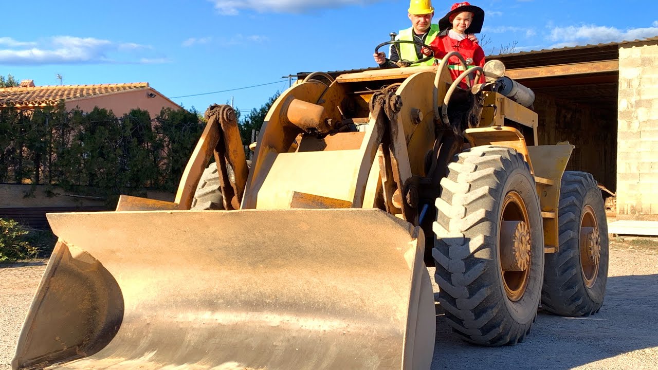 Grande carregadeira de trator quebrou - Dima ajuda a reparar