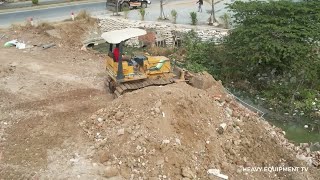 Operation Strong Mini Bulldozer Pushing Dirt With   New Project &amp;5Tons Dump Truck
