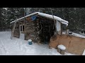 Life as a trapper in a remote off grid cabin