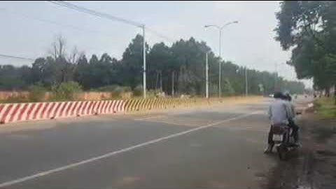 Con lươn đường bộ màu Vàng: Ngoài đô thị. Con lươn màu Đỏ: Trong đô thị.