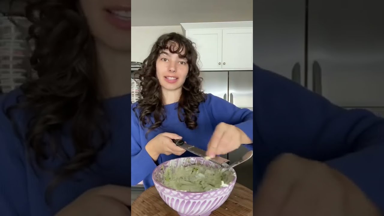 Tzatziki #shorts #shorts #recipe #tzatziki #greek - YouTube