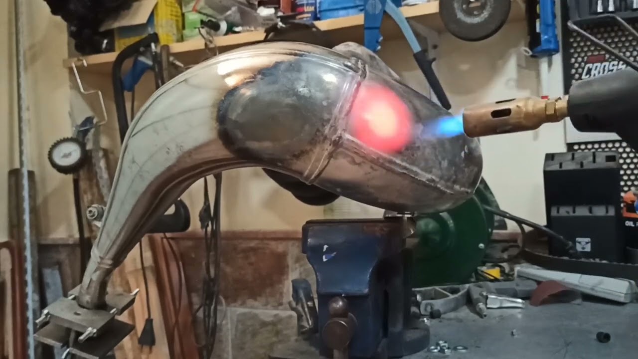 Cómo Reparar un Tubo de Escape 2T con Soplete y Compresor | KTM TPI 300 Enduro