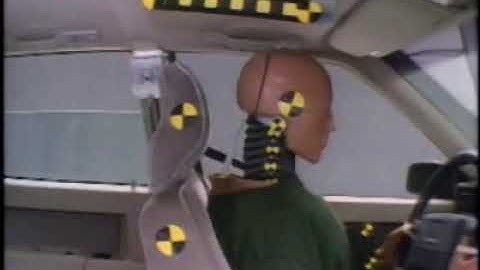 V06 c78 Headrest in car crash