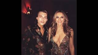 Famous Elizabeth Hurley still young Net Worth