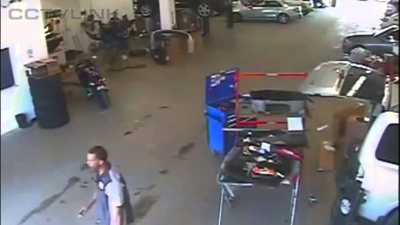 BMW gets stolen out of a certified workshop during office hours - CCTVLINK