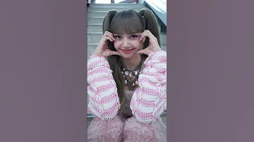 5 Super Simple Poses Inspired By Lisa Blackpink Pose Lisablackpink Lisamanoban Blackpink 