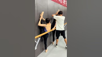 Am I too petite to see?😆 #dance#flexibility#split#ballet#yyaya#danceclass