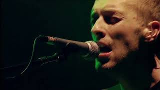 Coldplay - Clocks (Live at Glastonbury)