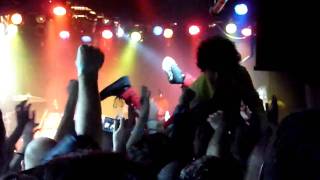 Foxboro Hot Tubs  Its Fuck Time  Billie Joe Crowd Surfing   Don Hills Nyc hd