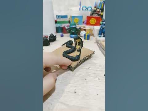 королевская кобра из пластилина - YouTube