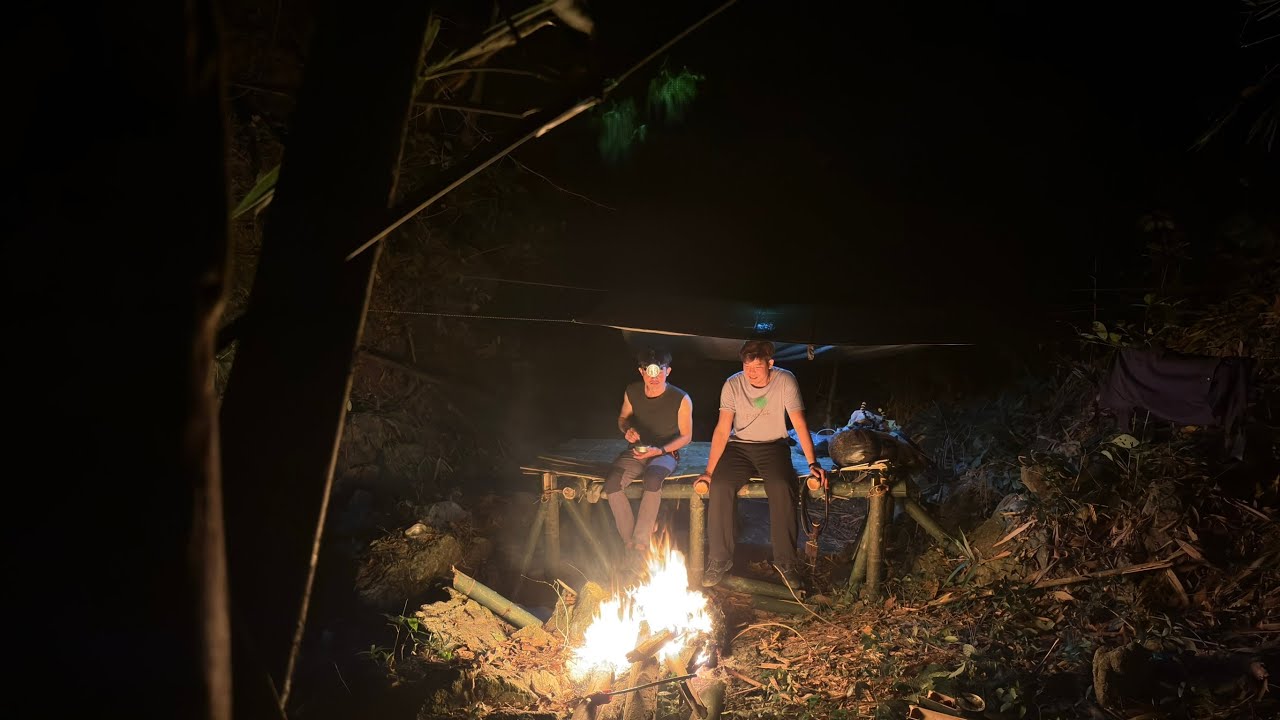 นอนป่า..สร้างที่พักในลำธารกลางหุบเขา 