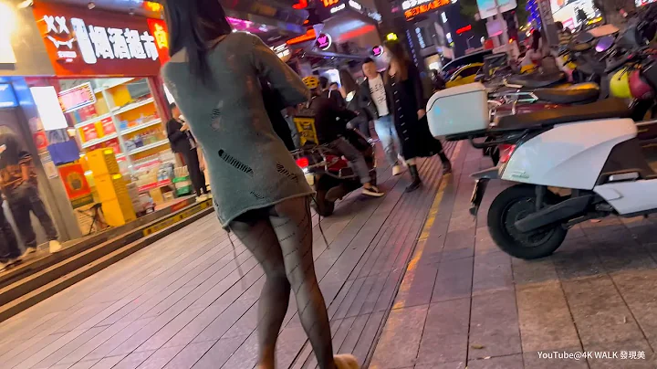4K街拍 美女，秀好身材也別忘了穿褲子。 長沙解放西酒吧街 4k walk china，Bar Street，Nightlife，Changsha city #nightlife #酒吧 - 天天要聞