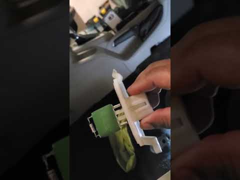 2013 Ford Focus Blower resistor - YouTube