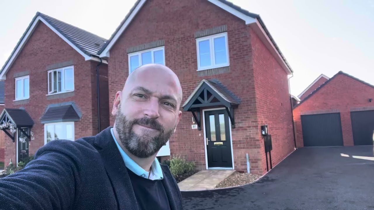 ***New Build For Sale - 87 Tame Way Bulkington***