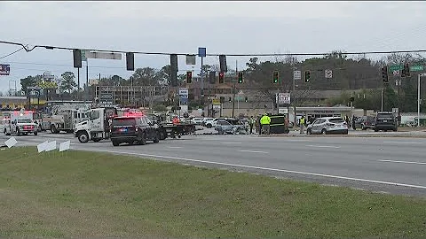 1 dead, 10 seriously injured following fiery crash...